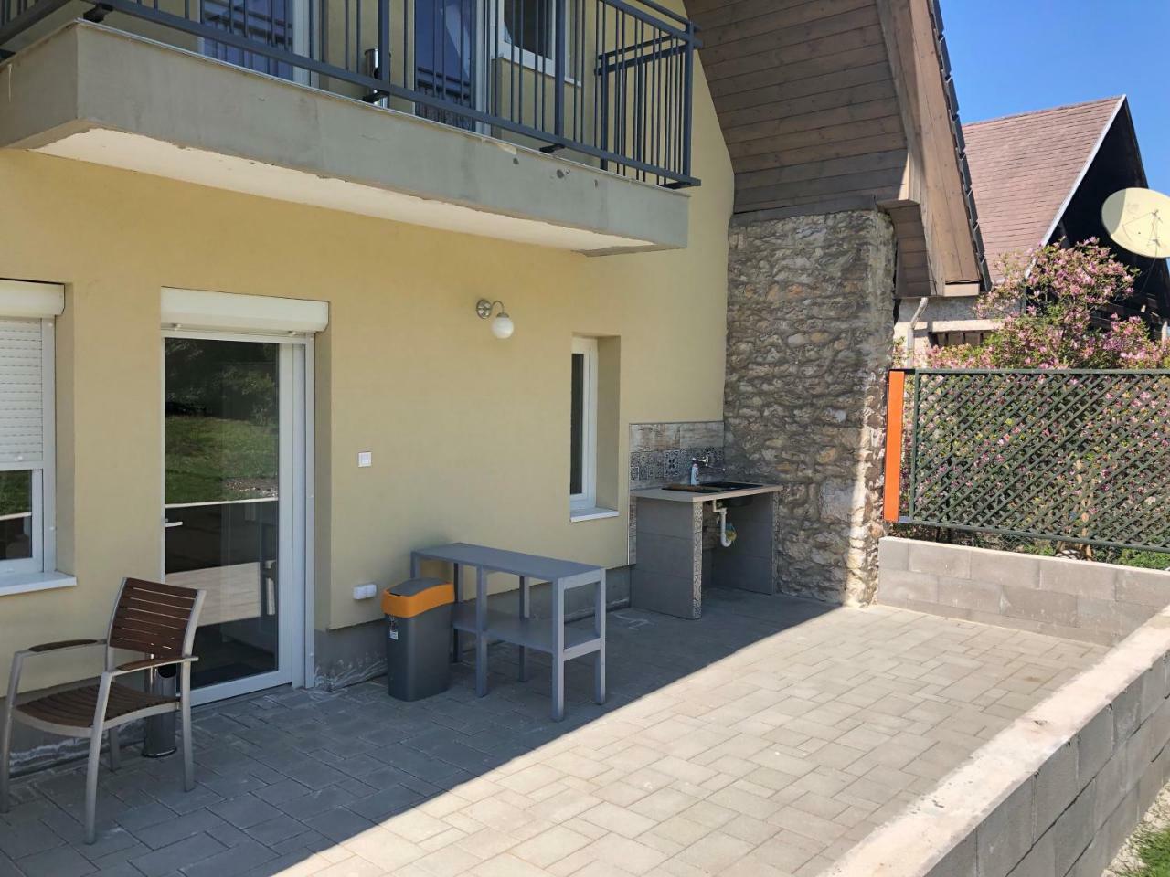 Juno Apartman Vendégház Miskolc Exterior foto